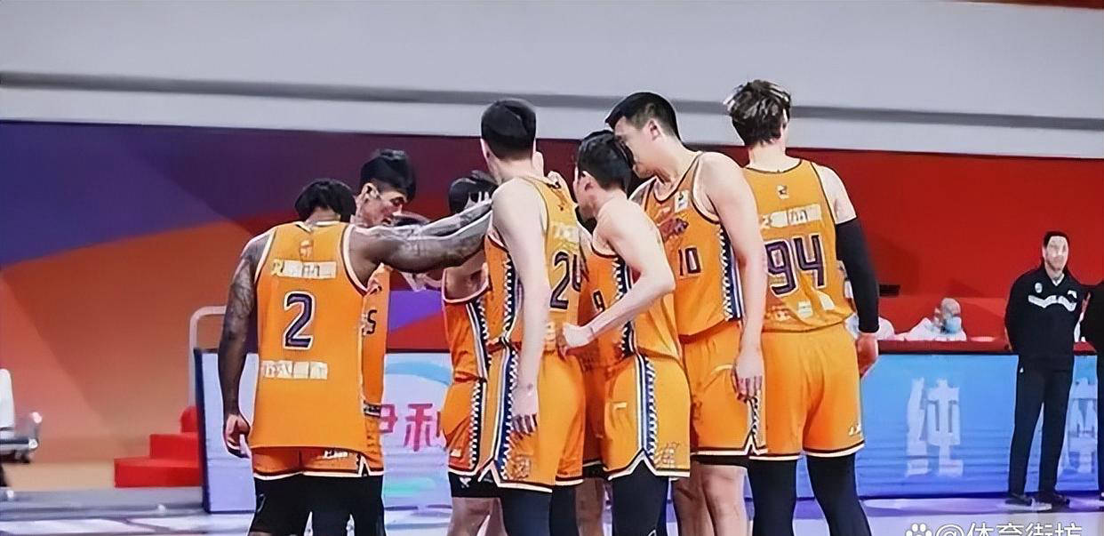 上海男篮五胜稳坐CBA榜首位置
