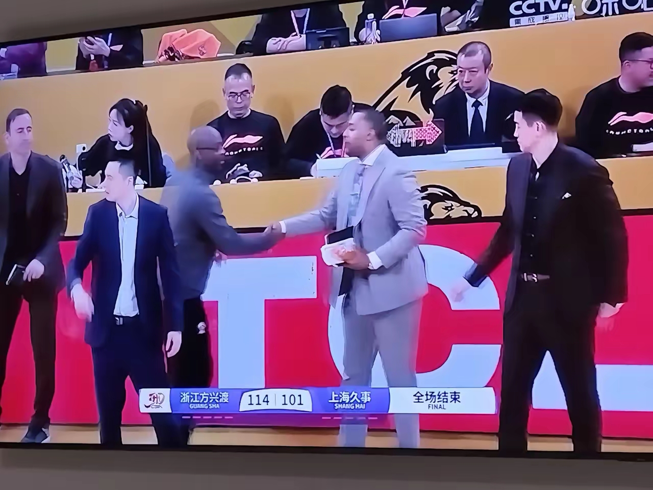 强强对话：中国队在比赛中实现逆转