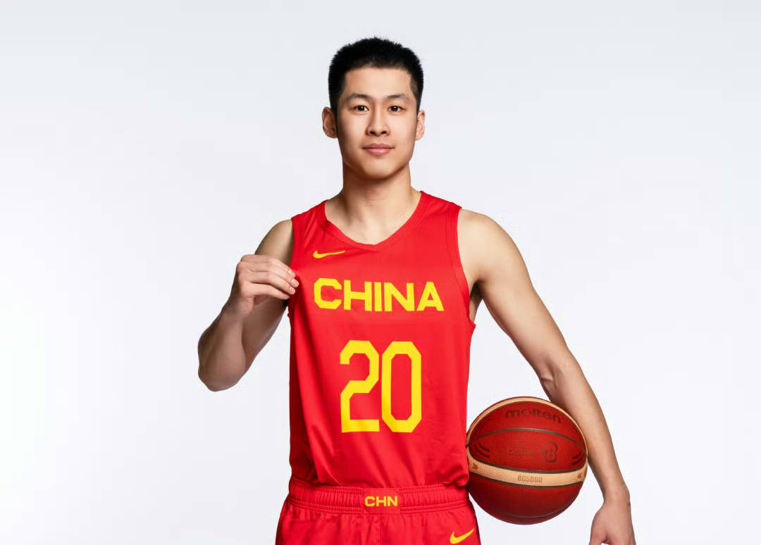 上海男篮努力追赶,保持前八位置 上海男篮努力追赶,保持前八位置